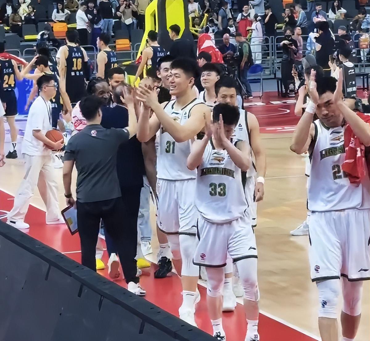 OB电竞-0分0分还是0分！广东惨败他是最失意之人，不上场球队反赢辽宁7分