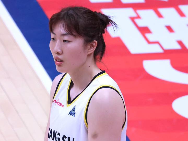 轰16分+4记三分！中国女篮24岁1米86王牌真稳：未来闯荡WNBA？
